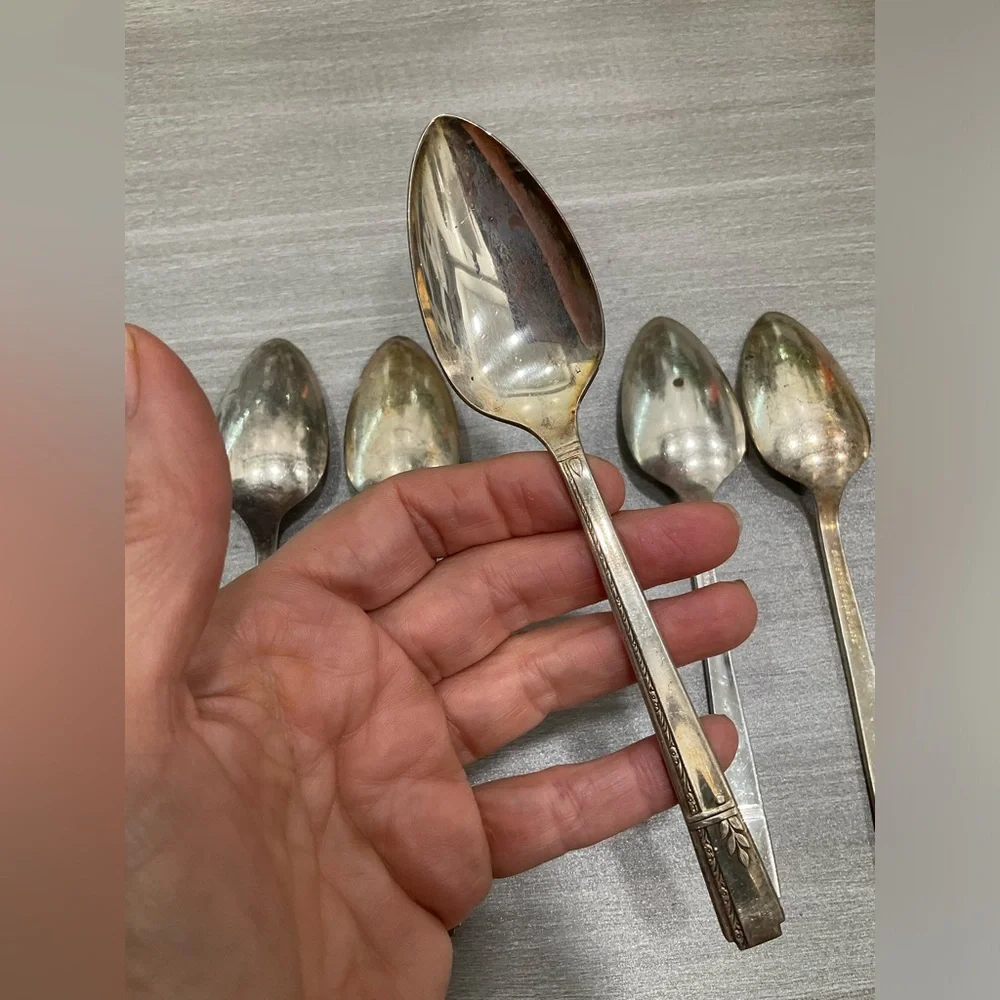 VINTAGE 1938 ONEIDA‎ PRESTIGE PLATE GRENOBLE 9 SERVING SPOONS
